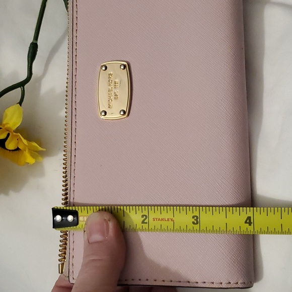 MICHAEL KORS WALLET - Picture 4 of 16